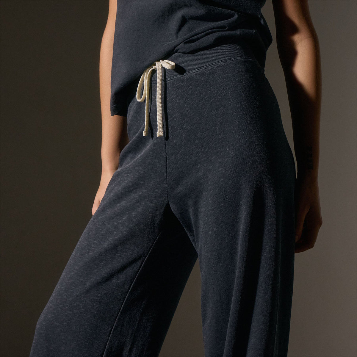 Wide Leg Sweatpant  in Blue Noir Pigment | James Perse Los Angeles