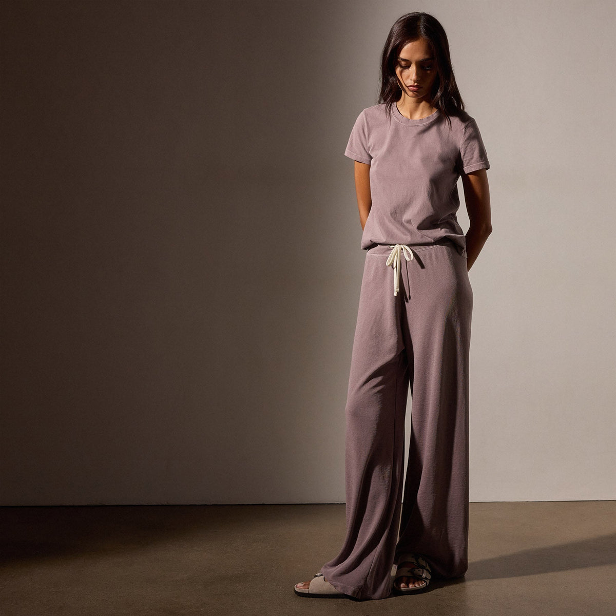 Wide Leg Sweatpant in Red Ash Pigment | James Perse Los Angeles