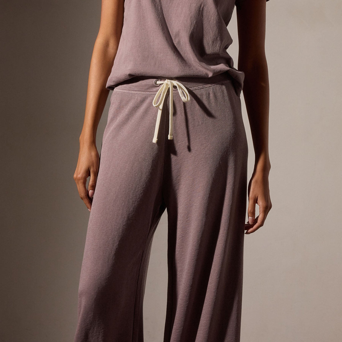 Wide Leg Sweatpant in Red Ash Pigment | James Perse Los Angeles