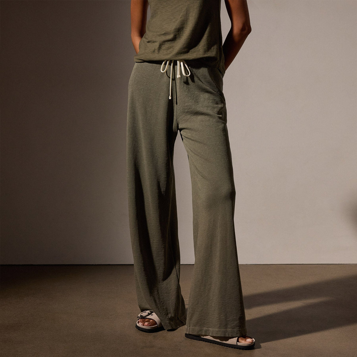 Wide Leg Sweatpant in Trooper Pigment | James Perse Los Angeles