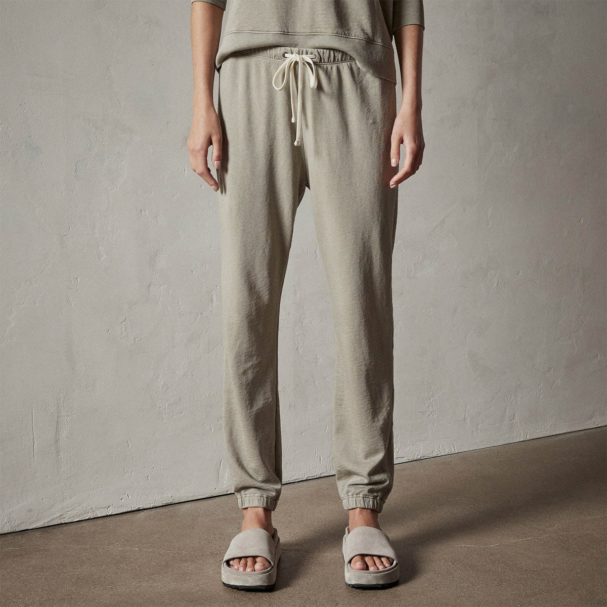 French Terry Sweat Pant in Mineral Pigment | James Perse Los Angeles