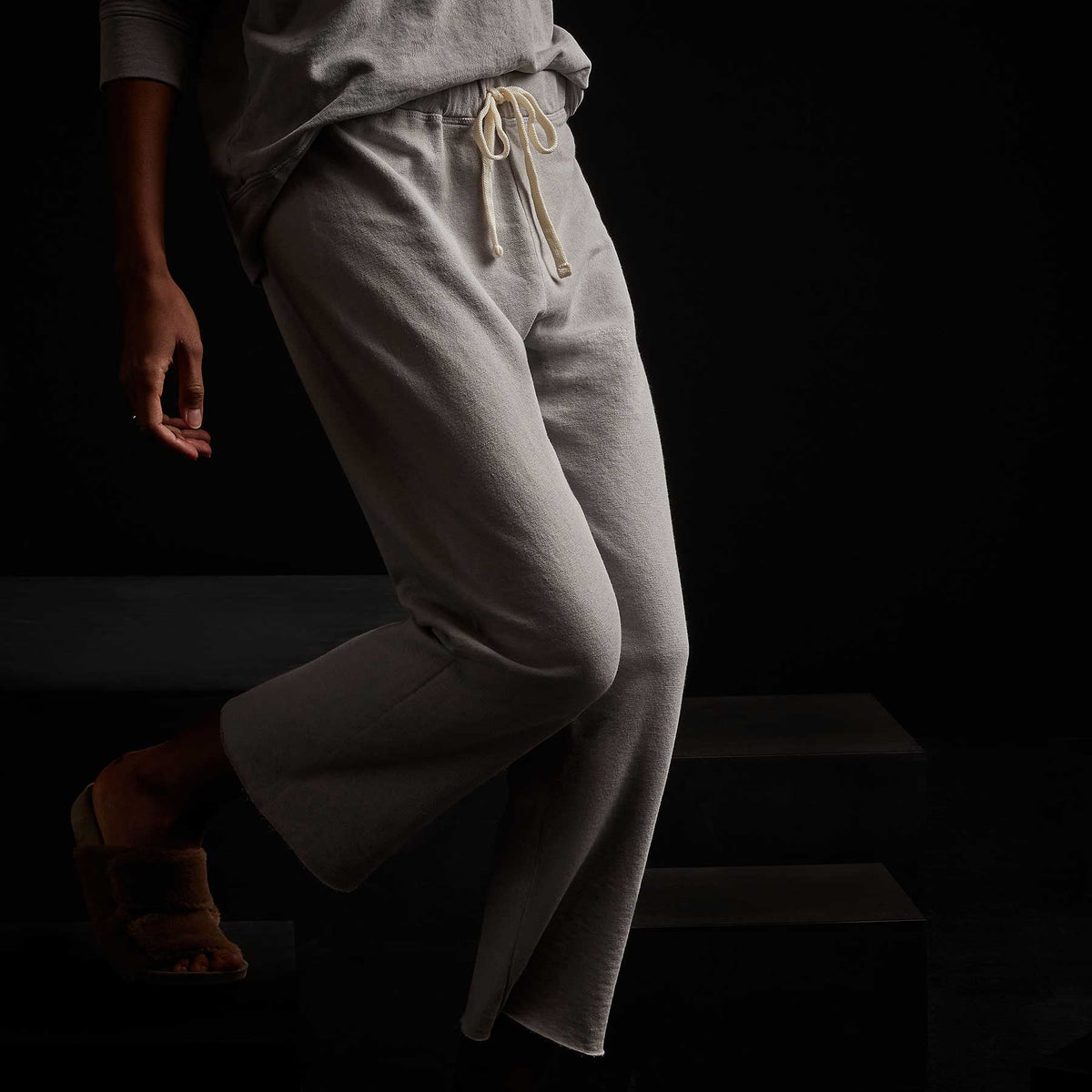 Vintage French Terry Cropped Sweatpant  In Fog Pigment | James Perse Los Angeles