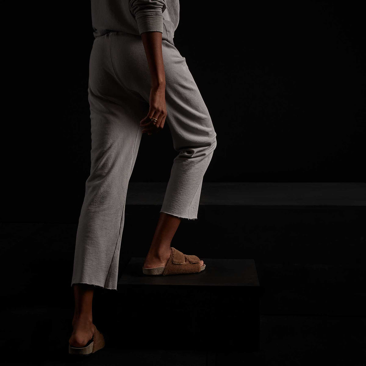Vintage French Terry Cropped Sweatpant  In Fog Pigment | James Perse Los Angeles