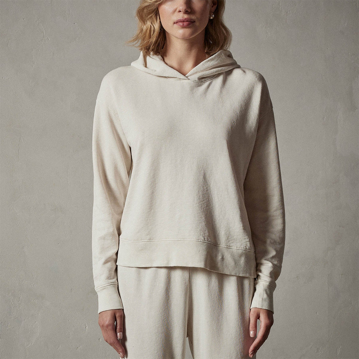 Pullover Hoodie in Canvas Pigment | James Perse Los Angeles