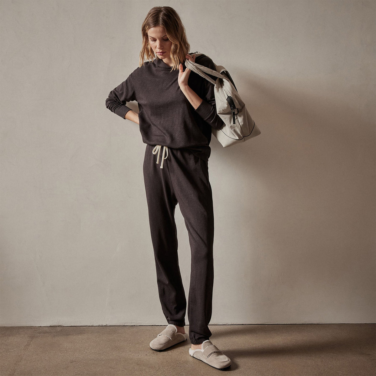 Pullover Hoody in Kona | James Perse Los Angeles