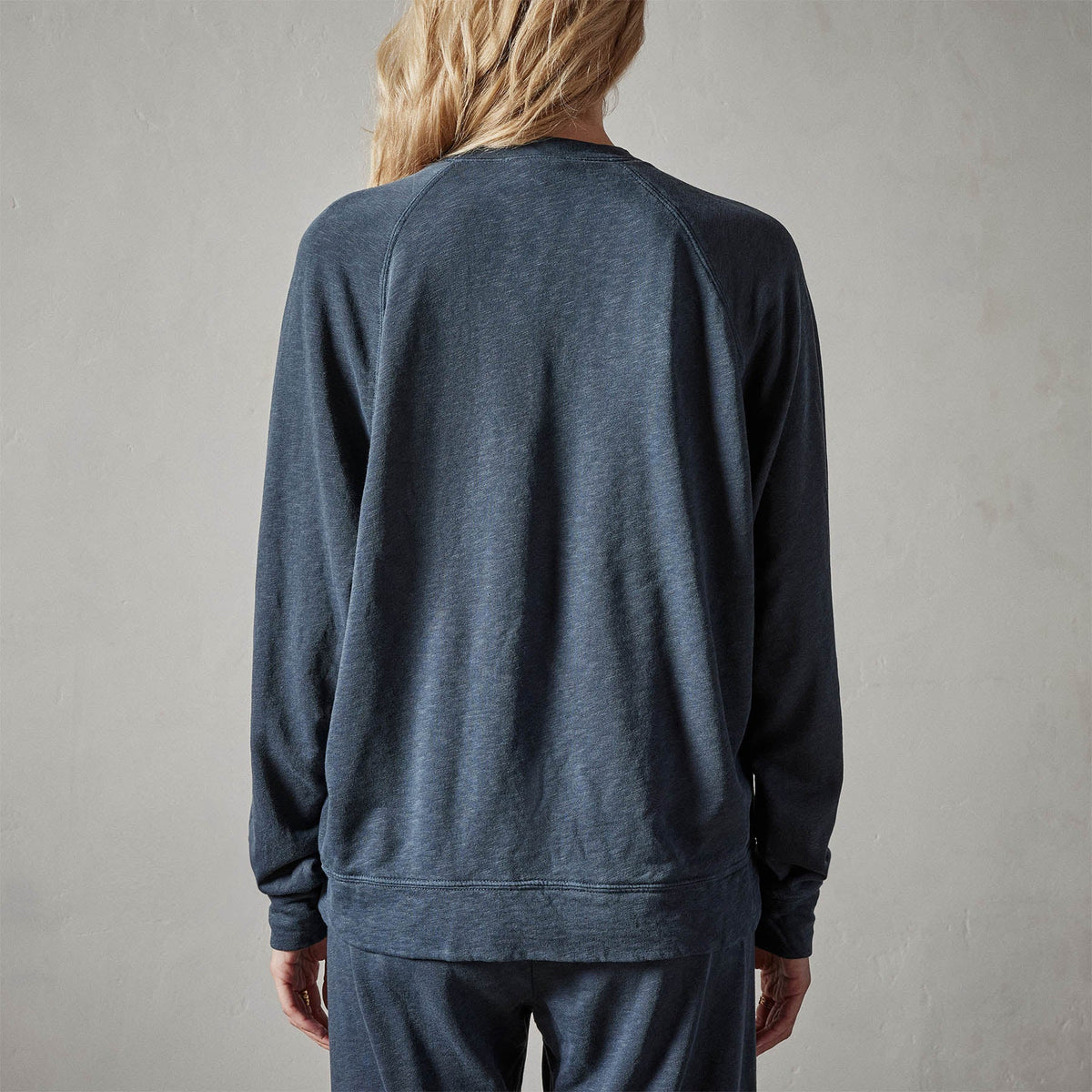 Vintage French Terry Relaxed Sweatshirt in Blue Oil Pigment | James Perse Los Angeles 