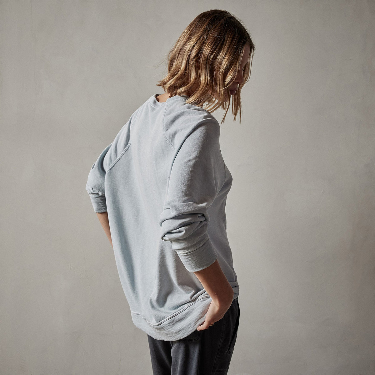 Vintage French Terry Relaxed Sweatshirt in Baby Blue Pigment | James Perse Los Angeles