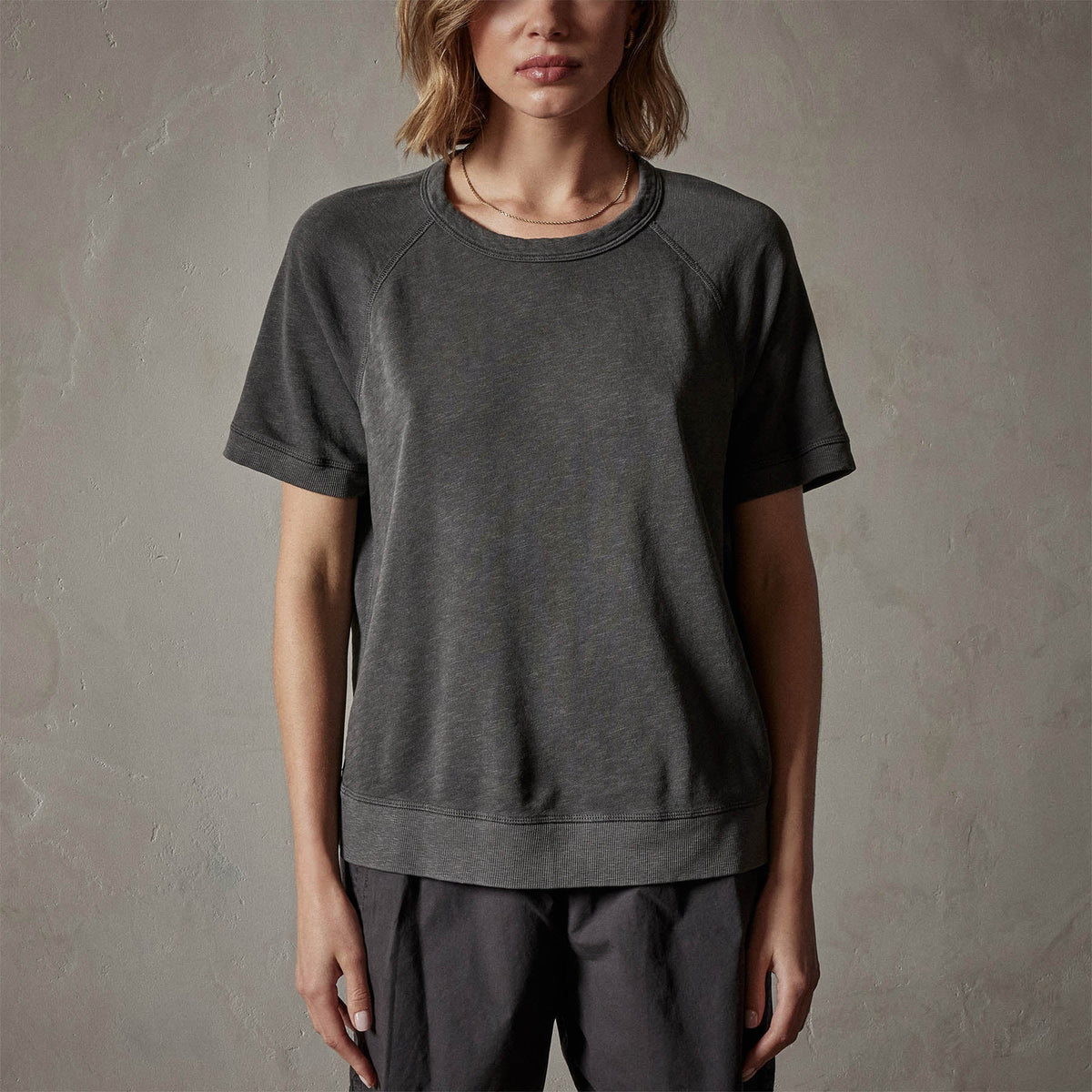 Short Sleeve Sweat Top in Carbon Pigment | James Perse Los Angeles