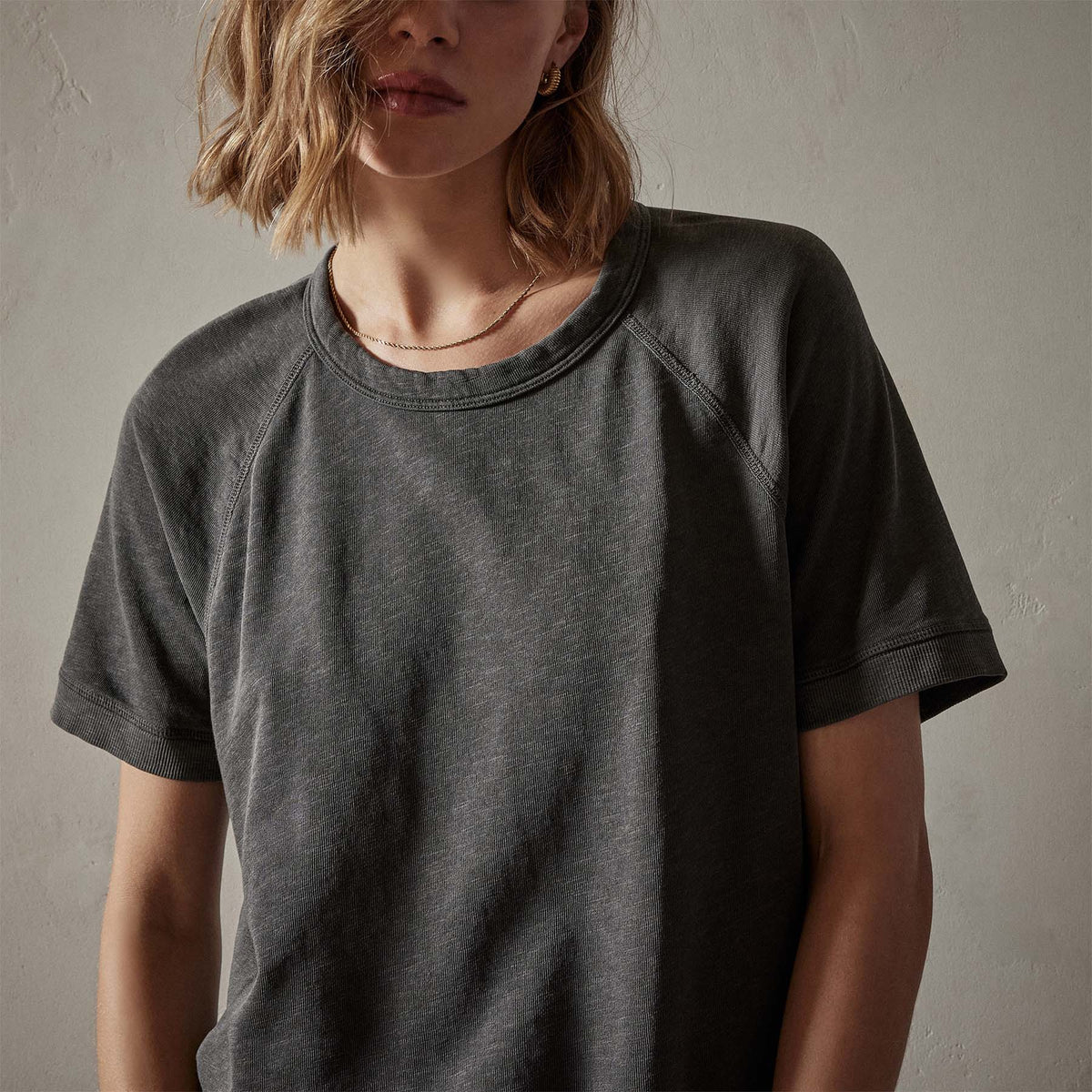 Short Sleeve Sweat Top in Carbon Pigment | James Perse Los Angeles