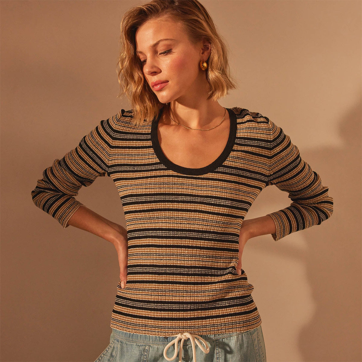 Stretch Linen Ribbed VinNeck in Black Stripe | James Perse Los Angeles
