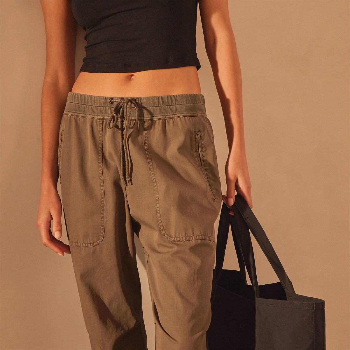 Micro Twill Casual Pant in Army Green Pigment | James Perse Los Angeles