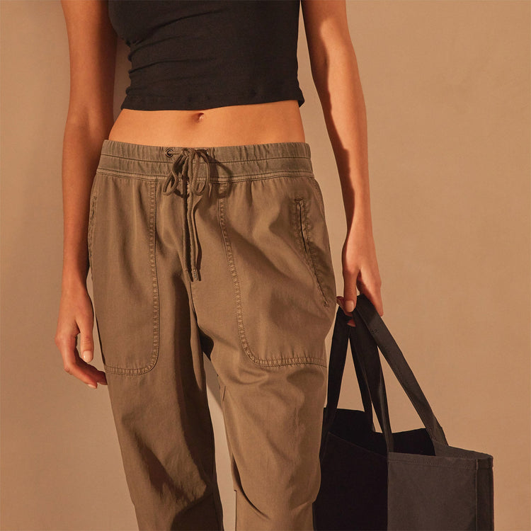 Micro Twill Casual Pant in Army Green Pigment | James Perse Los Angeles