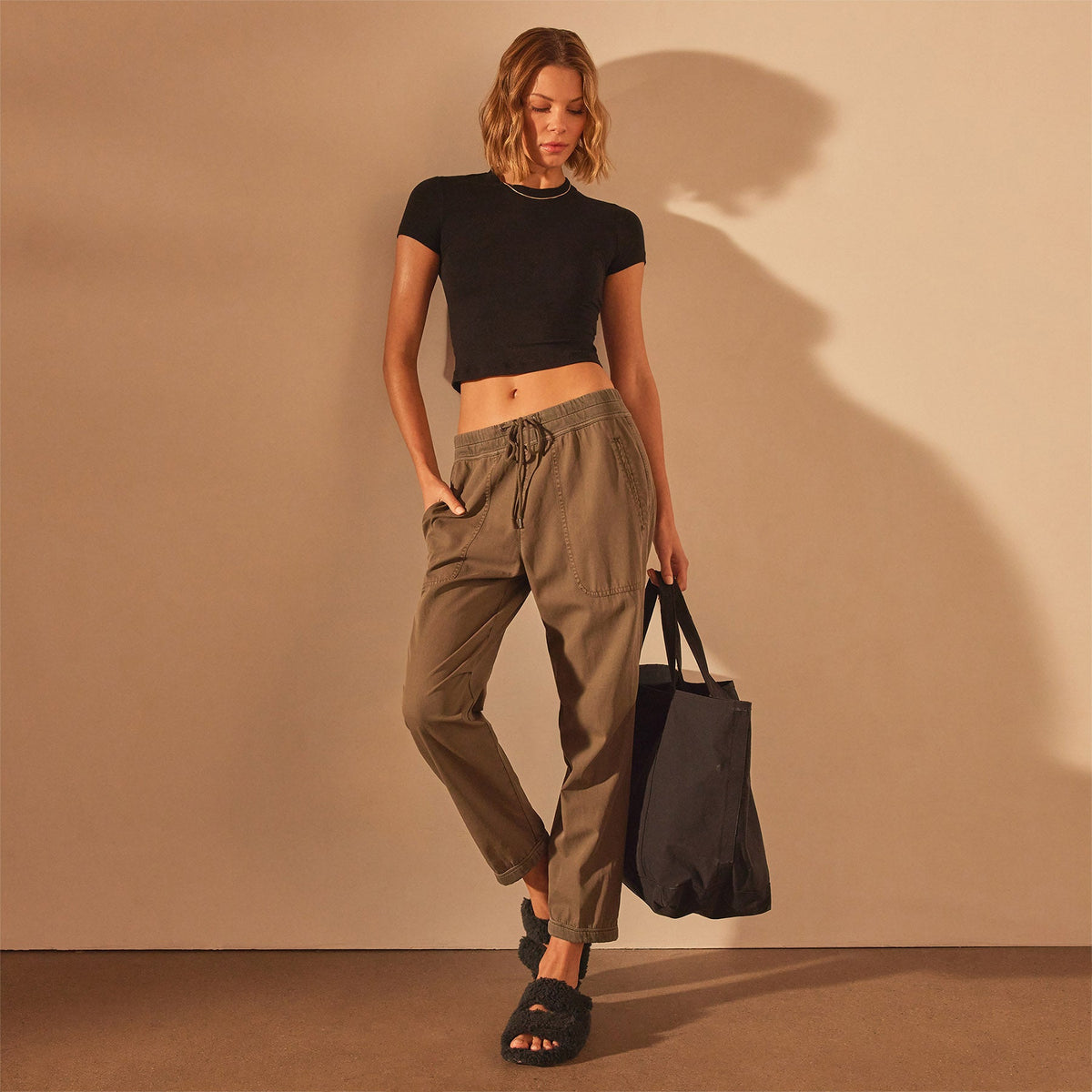 Micro Twill Casual Pant in Army Green Pigment | James Perse Los Angeles