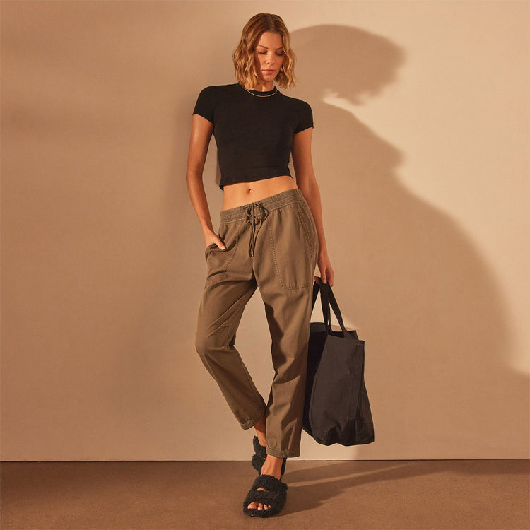 Micro Twill Casual Pant in Army Green Pigment | James Perse Los Angeles