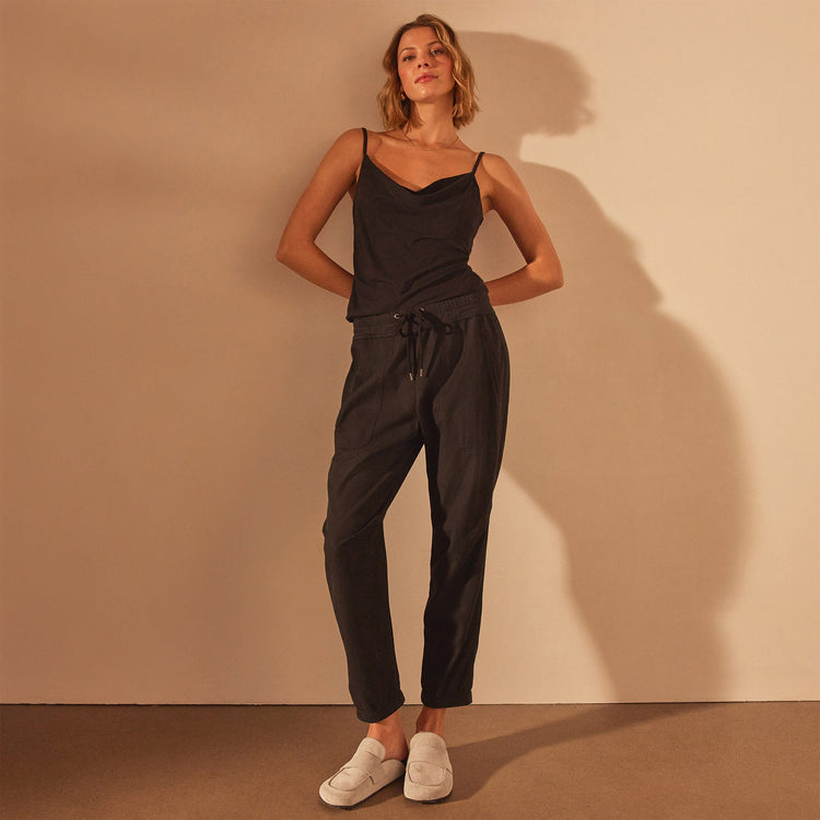 Micro Twill Casual Pant in Black | James Perse Los Angeles