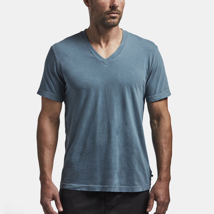 Short Sleeve V Neck in Globe Pigment | James Perse Los Angeles