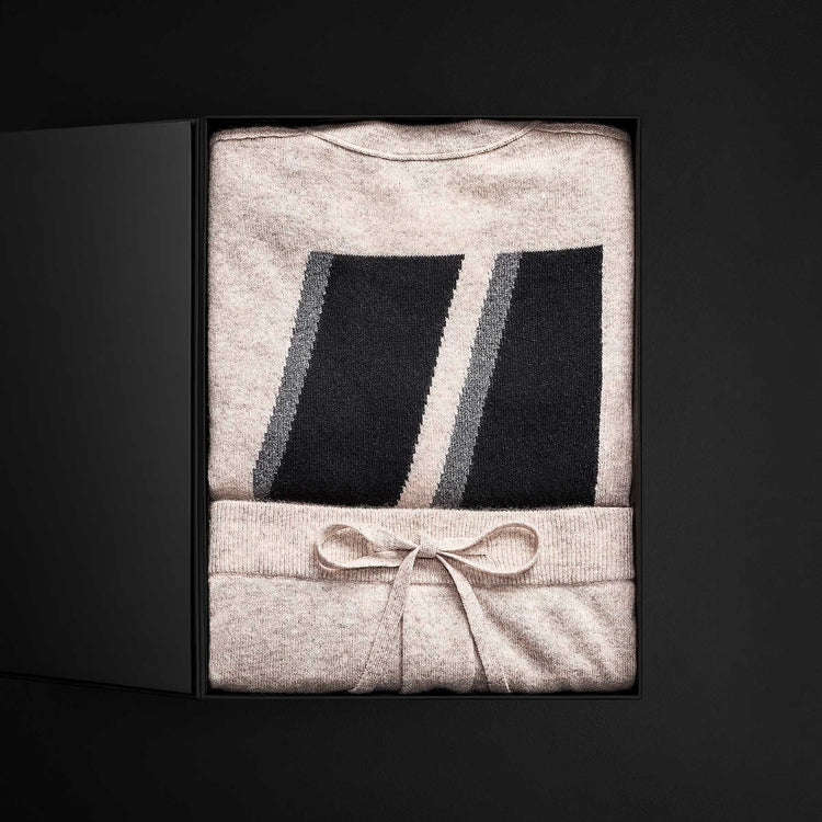 Men's Graphic Cashmere Gift Set in Stone | James Perse Los Angeles